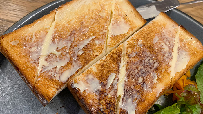 メゾンカイザーの特選厚切りトースト こだわりの北海道産発酵バター