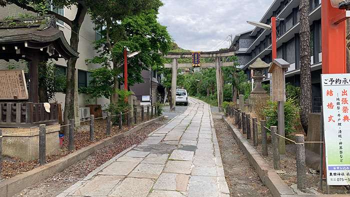 境内:参道