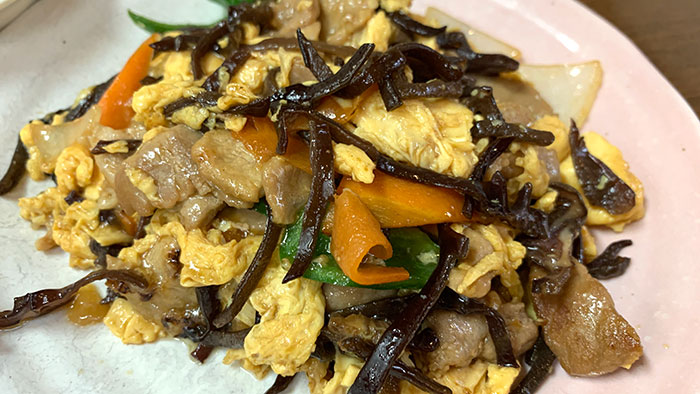 メインの豚肉キクラゲ玉子炒め