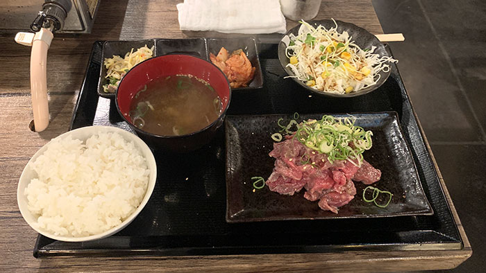 スジタン定食