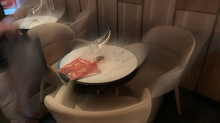 テーブル