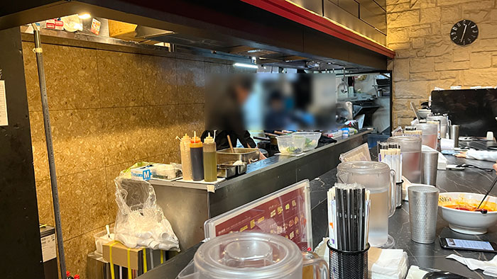 カウンター席から見た様子