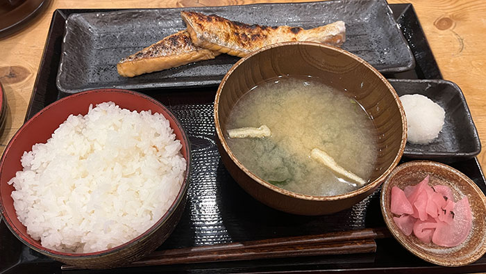 大トロ銀鮭塩ハラス定食